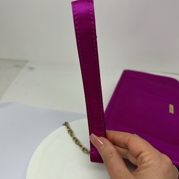 ALDO Fuchsia clutch bag, envelope style with a gold-colored edge and chain - Picture 5 of 8